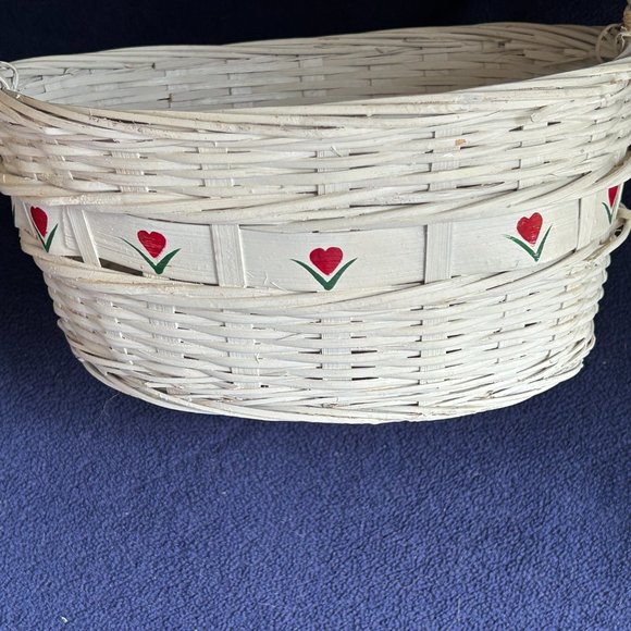 White Wicker Woven Basket With Ceramic Handle - Picture 5 of 7
